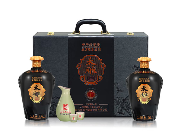 曲靖咸亨酒店太雕黄酒回收太雕2007原酿礼盒1.5kg*2糯米酒半甜绍兴黄酒行情价格